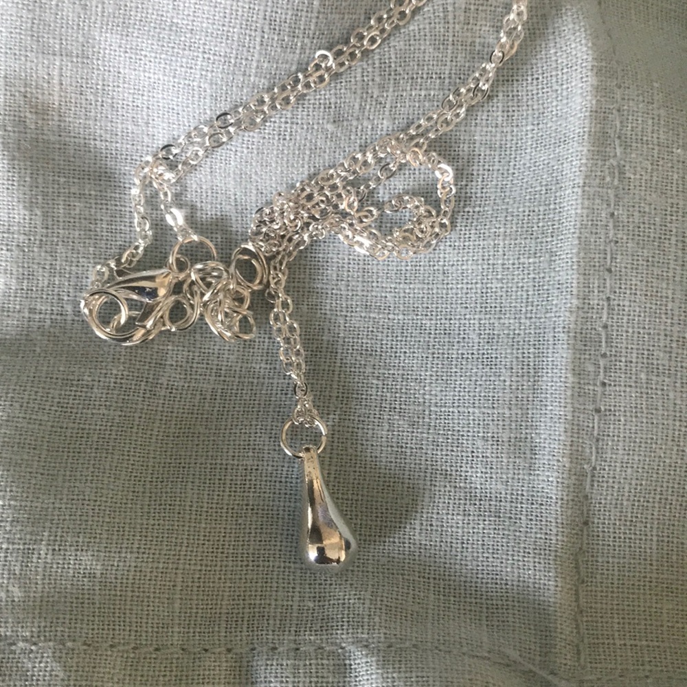 Sterling silver 925 teardrop necklace new